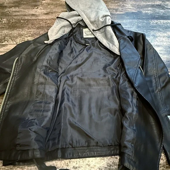 Levi Strauss & Co. Black Faux Leather Moto Jacket Gray Hoodie Womens Medium NEW - Picture 8 of 16